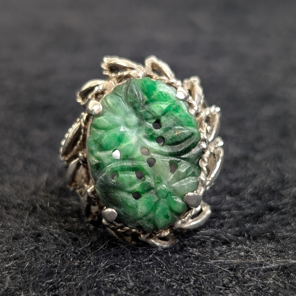 Sterling & Carved Jade Vintage Cocktail Ring 8 - Chunky Statement Silver Jewelry - Picture 9 of 14